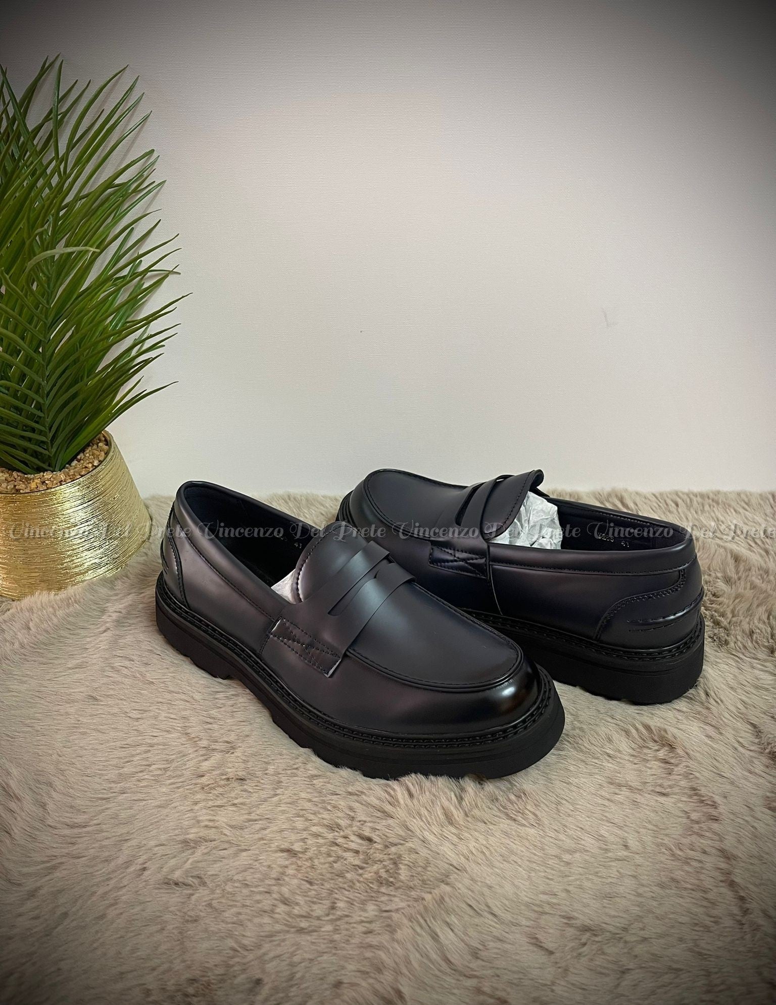 MOCASSINI SENZA LACCI IN PELLE CON SUOLA IN GOMMA