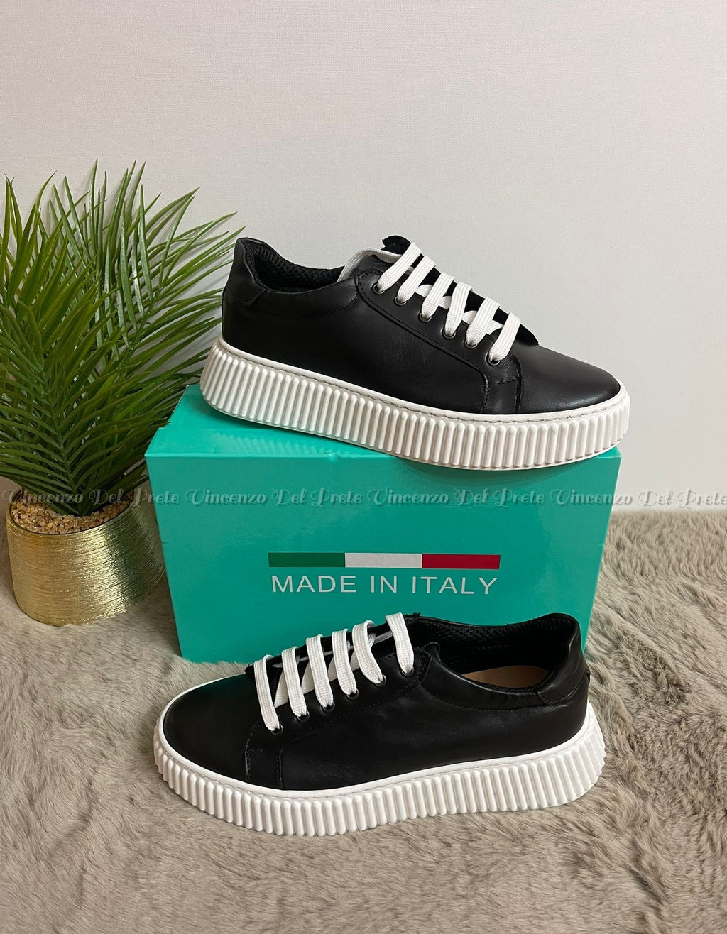 SNEAKERS IN VERA PELLE MADE IN ITALY NERO CON SUOLA IN GOMMA BIANCO