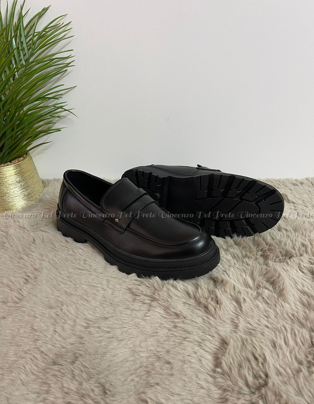 MOCASSINI SENZA LACCI IN PELLE CON SUOLA IN GOMMA