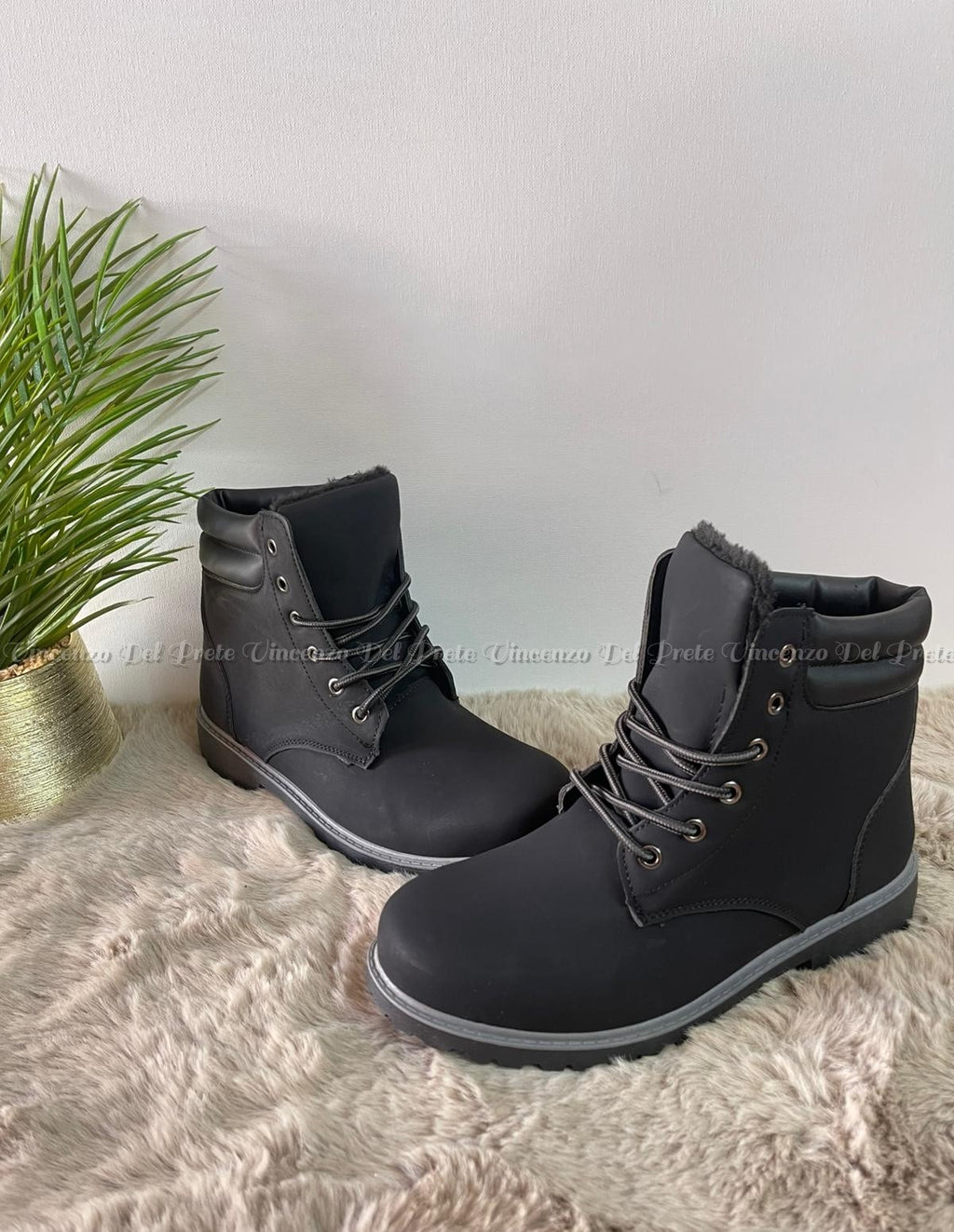 ANFIBI STIVALETTI IN PELLE CON PELLICCIA INTERNA E SUOLA IN GOMMA