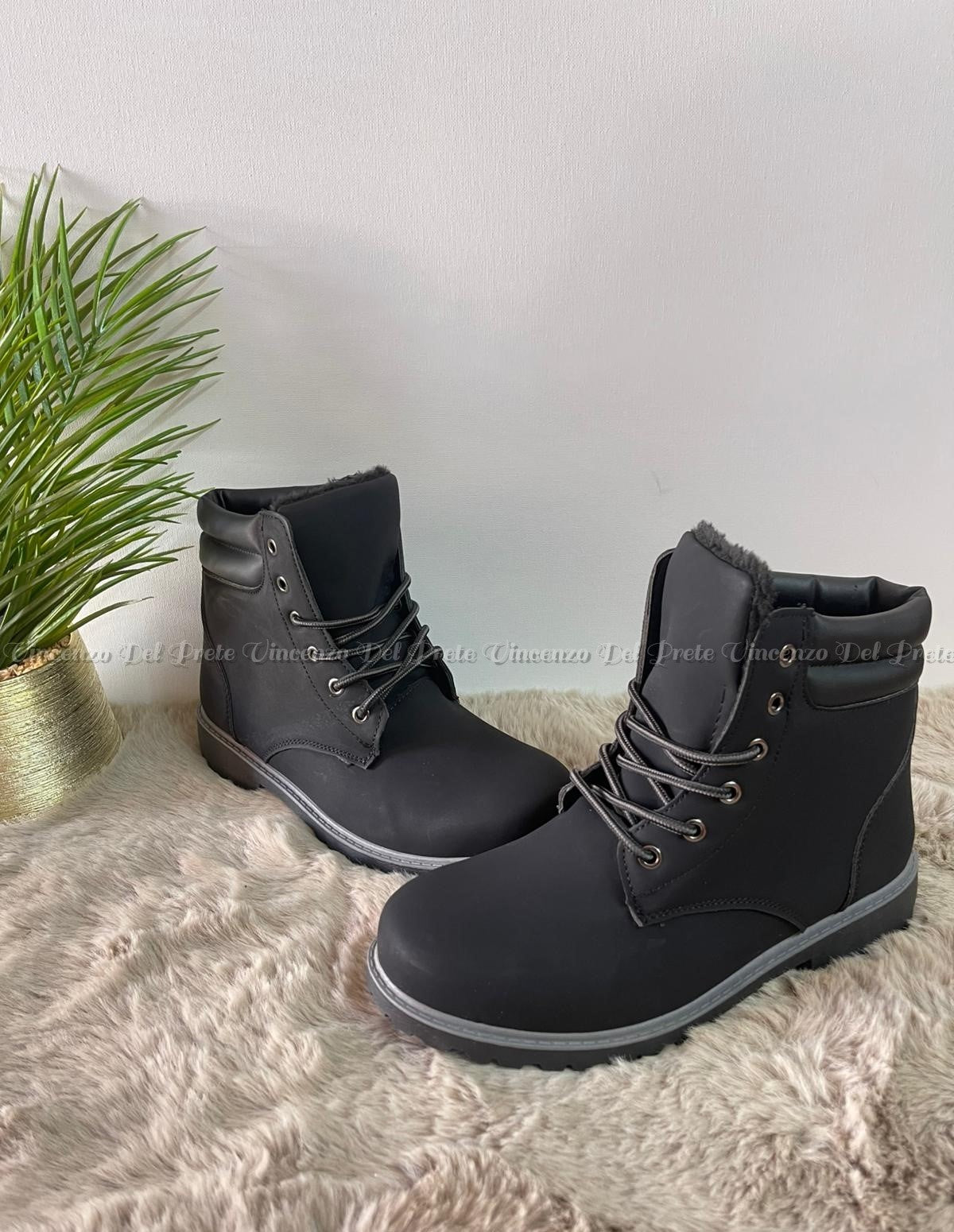 ANFIBI STIVALETTI IN PELLE CON PELLICCIA INTERNA E SUOLA IN GOMMA