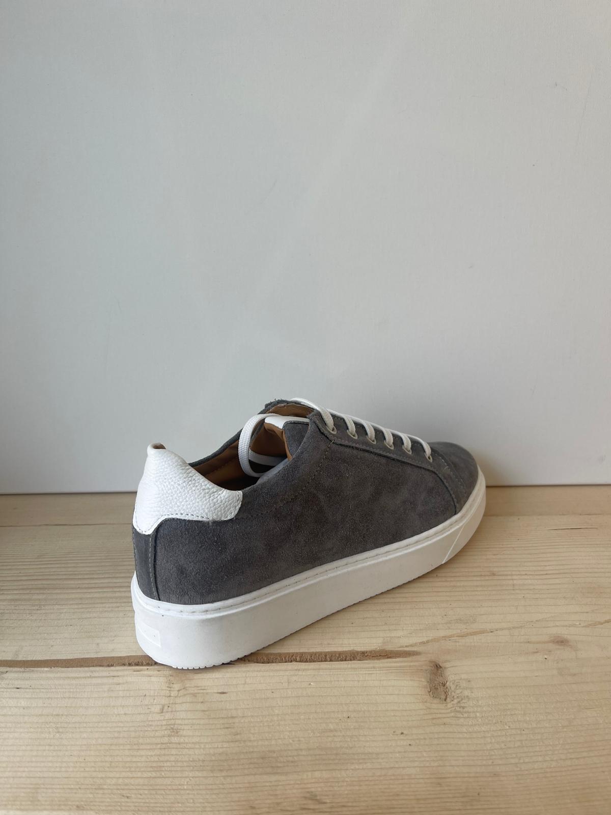 SNEAKERS IN VERA PELLE CAMOSCIO MADE IN ITALY UOMO E DONNA SUOLA BASSA