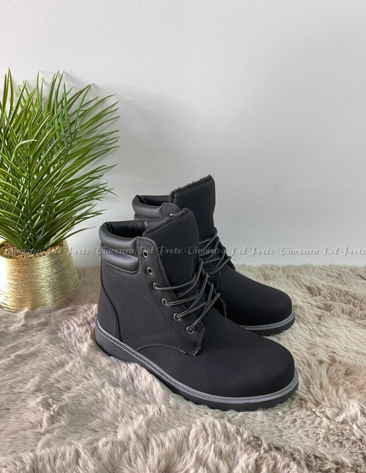 ANFIBI STIVALETTI IN PELLE CON PELLICCIA INTERNA E SUOLA IN GOMMA