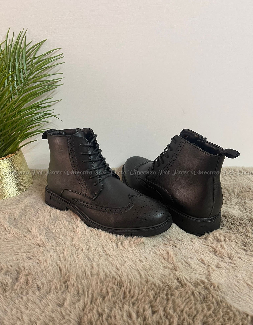 STIVALETTO IN PELLE CON LACCI E ZIP SUOLA IN GOMMA