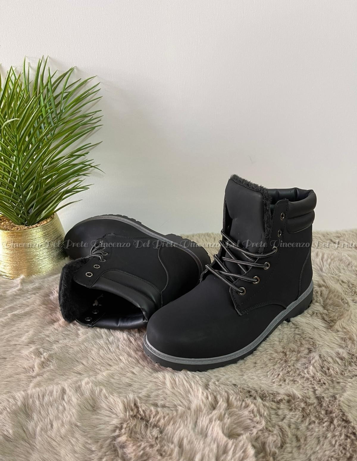 ANFIBI STIVALETTI IN PELLE CON PELLICCIA INTERNA E SUOLA IN GOMMA