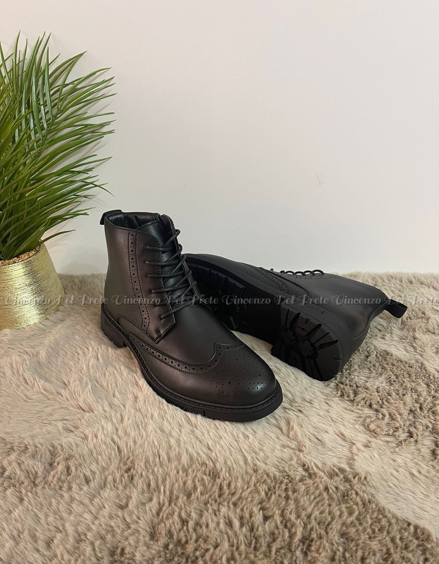 STIVALETTO IN PELLE CON LACCI E ZIP SUOLA IN GOMMA