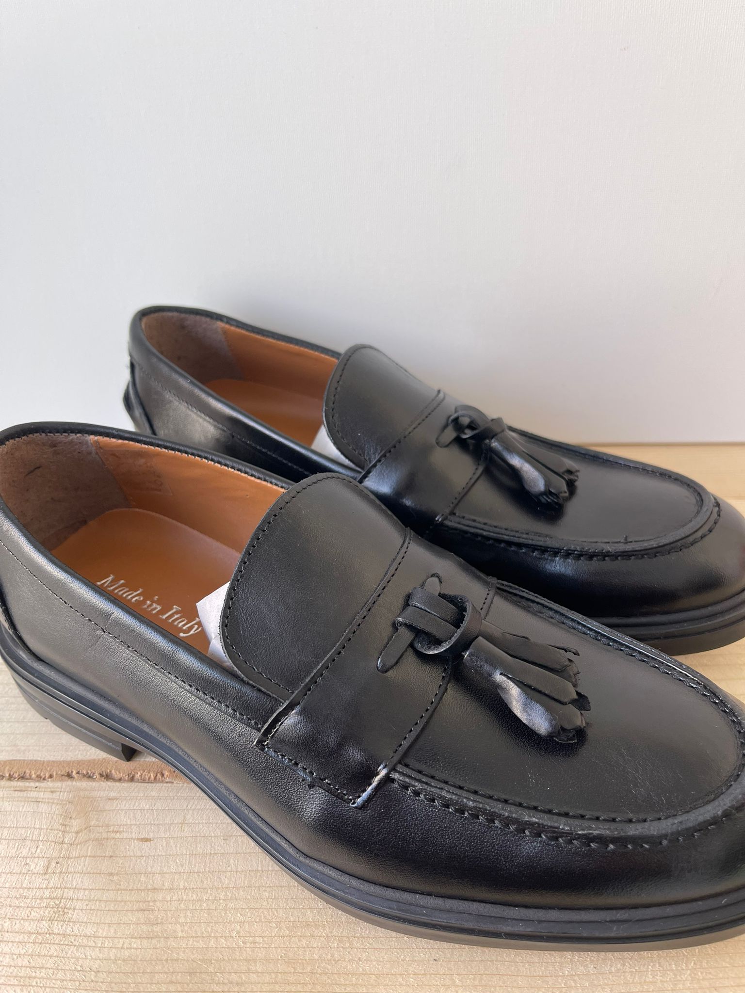 MOCASSINI TASSEL LOAFER IN VERA PELLE MADE IN ITALY CON NAPPINE SUOLA IN GOMMA