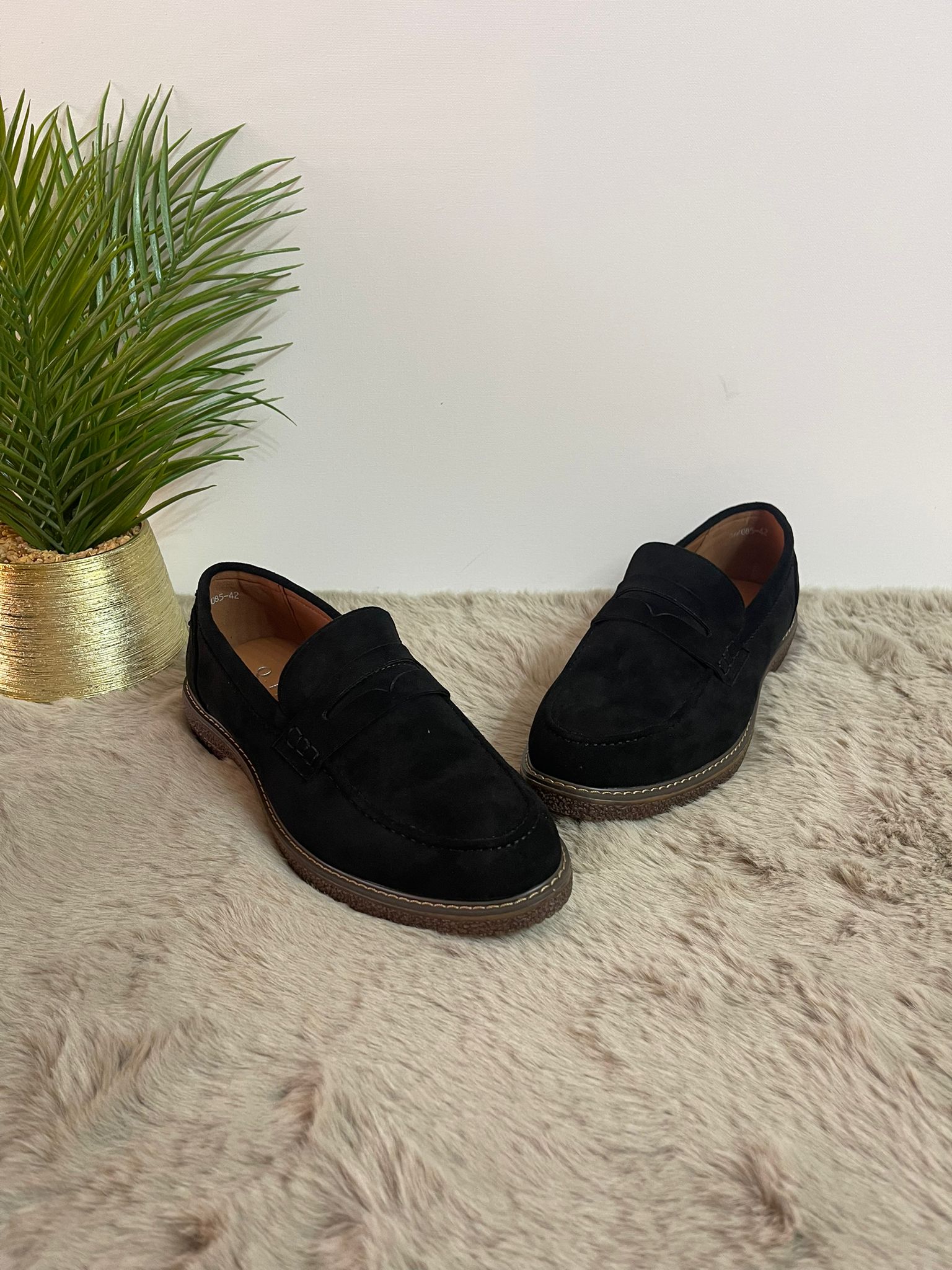 MOCASSINI SENZA LACCI IN CAMOSCIO CON SUOLA IN GOMMA