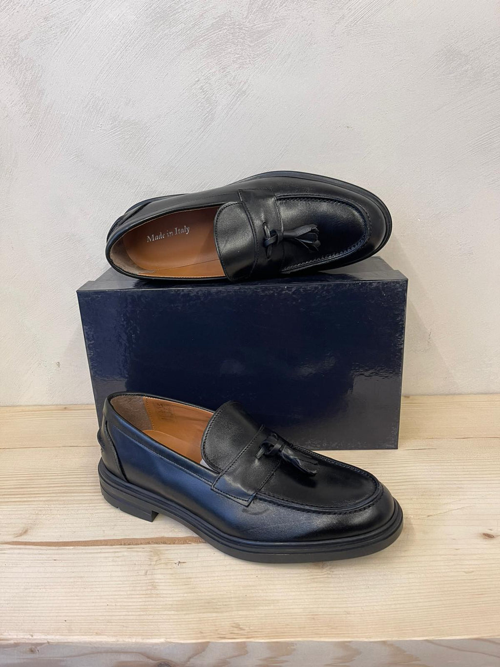 MOCASSINI TASSEL LOAFER IN VERA PELLE MADE IN ITALY CON NAPPINE SUOLA IN GOMMA