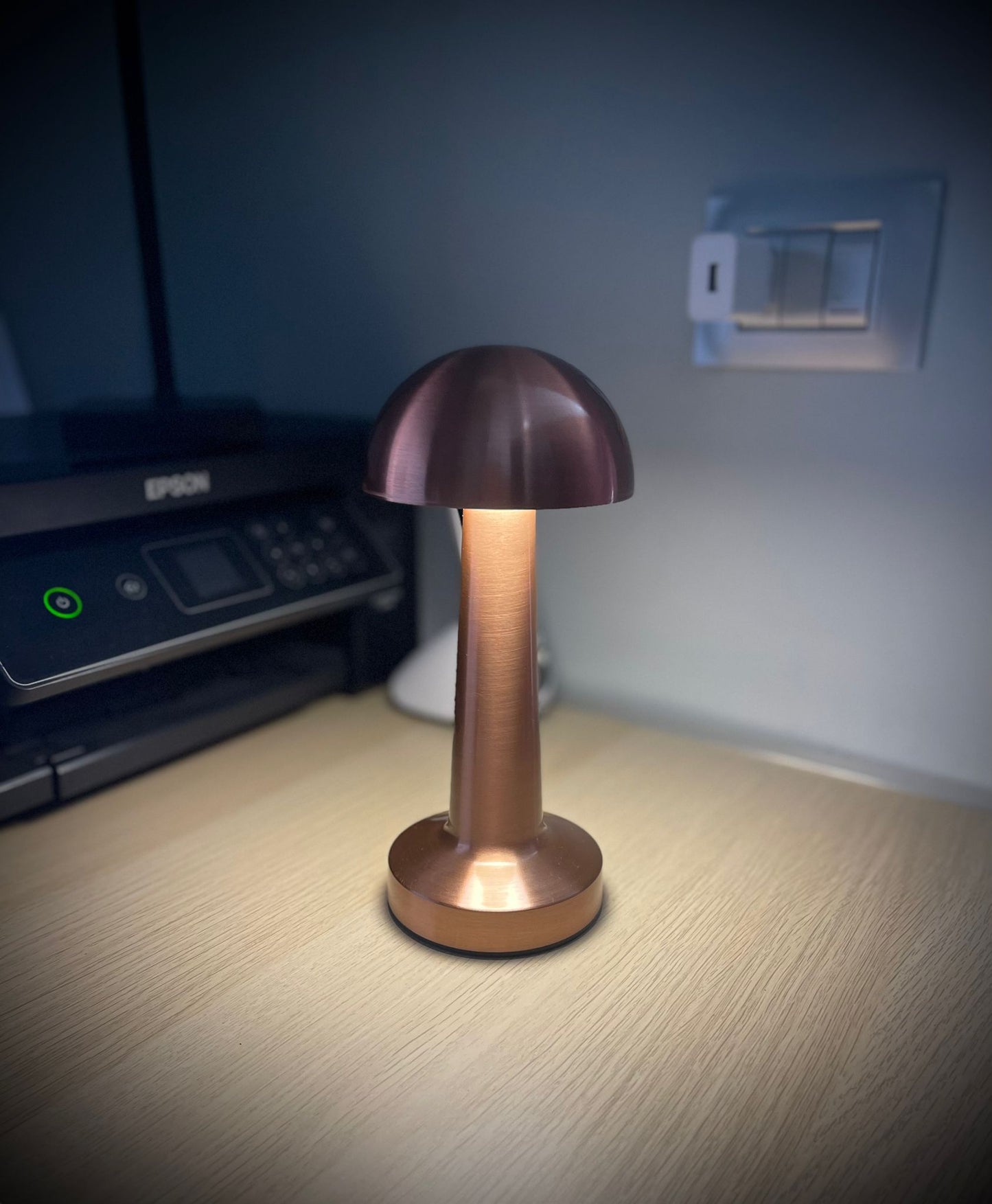LAMPADA DA TAVOLO BRONZO RETRO RICARICABILE CON USB LED TOUCH LUCE CALDA FREDDO BIANCA